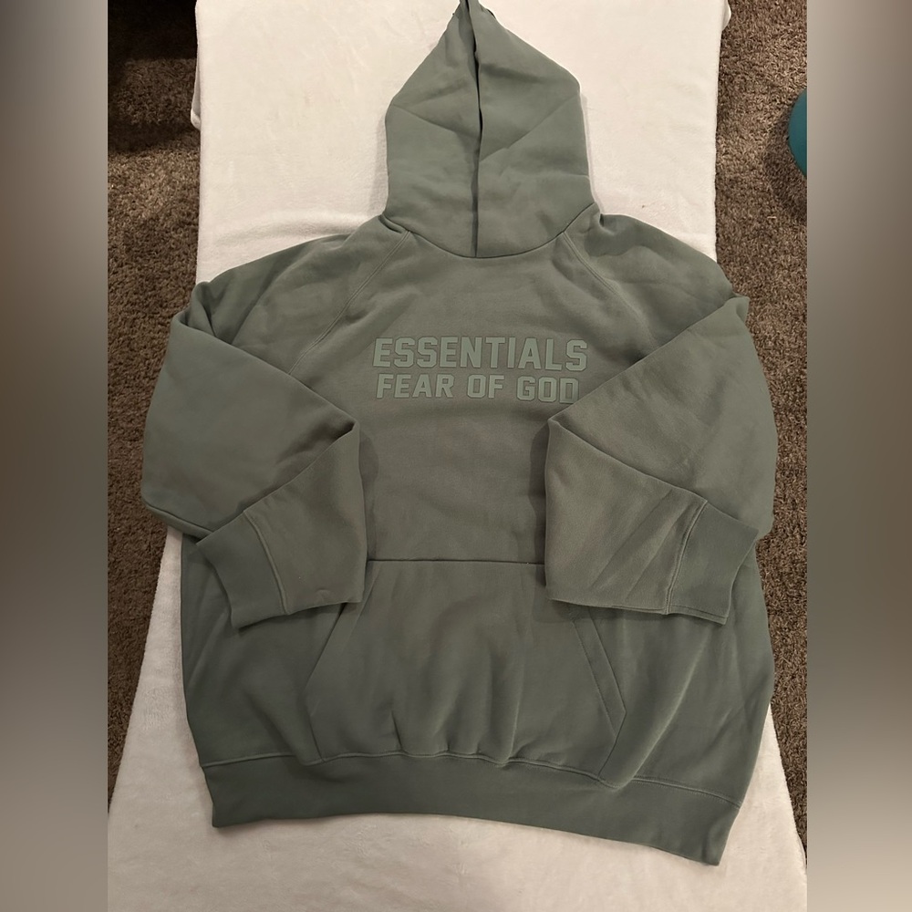 Essentials Fear of God x Pacsun hoodie size XL color Sycamore NWT